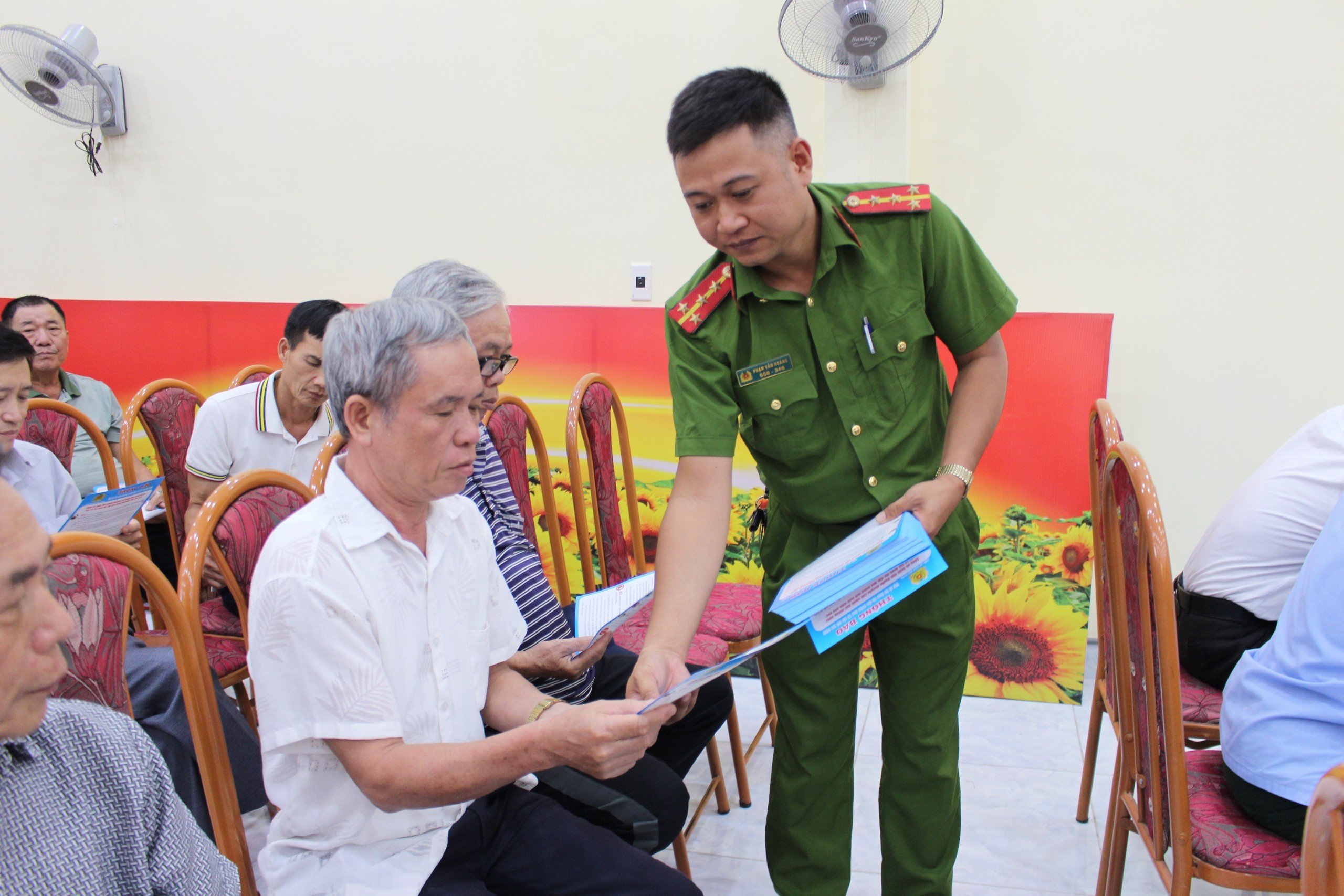 Công an quận Ngô Quyền: Thu thập 957 phiếu khảo sát để triển khai thu nhận ADN cho thân nhân liệt sĩ chưa xác định được danh tính